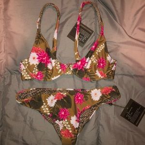 Acacia swimwear Lei Day Set!